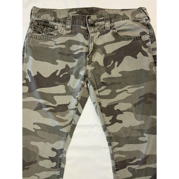 True Religion Ricky Relaxed Straight Flap Pocket Green Camo Men's Size 36x30 - Picture 1 of 9